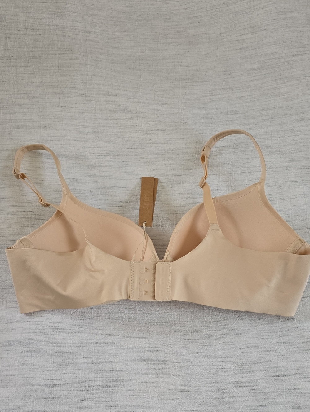 SKIMS Ultimate Push Up Plunge BraSize:38B Sand - Picture 3 of 5
